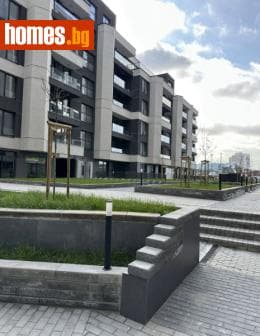 Тристаен, 92m²