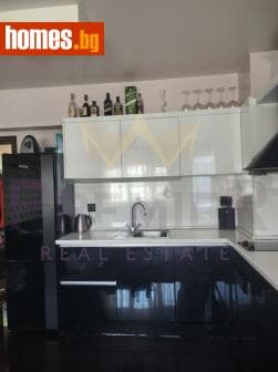 Тристаен, 86m²