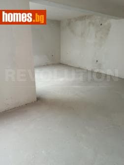 Тристаен, 130m²