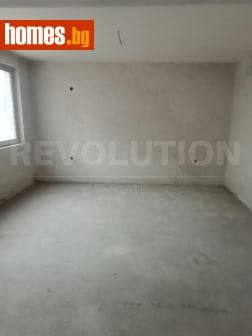 Тристаен, 130m²