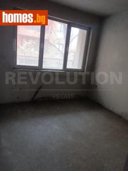 Тристаен, 130m²
