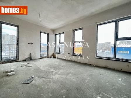 Тристаен, 136m²