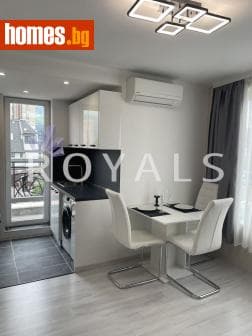 Тристаен, 81m²
