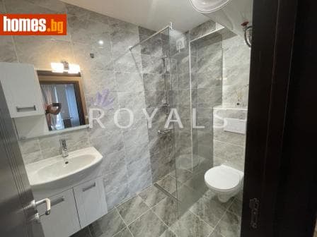 Тристаен, 81m²
