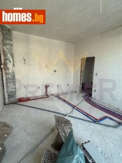 Тристаен, 73m²