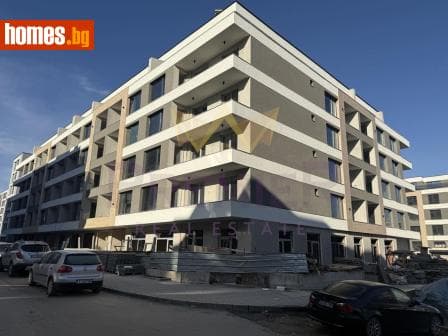 Тристаен, 73m²