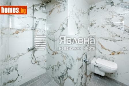 Тристаен, 114m²