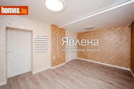Тристаен, 114m²