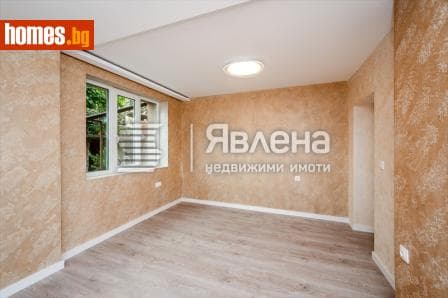 Тристаен, 114m²