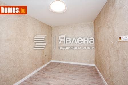 Тристаен, 114m²