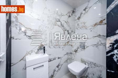 Тристаен, 114m²