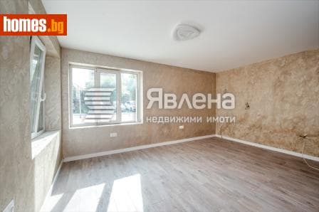 Тристаен, 114m²
