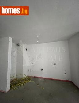 Тристаен, 142m²