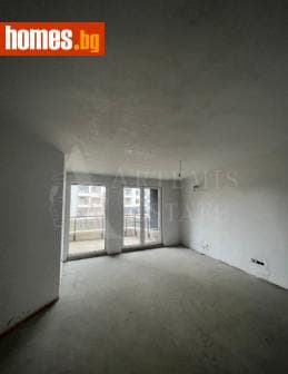Тристаен, 142m²