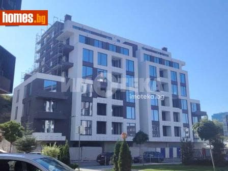 Тристаен, 190m²