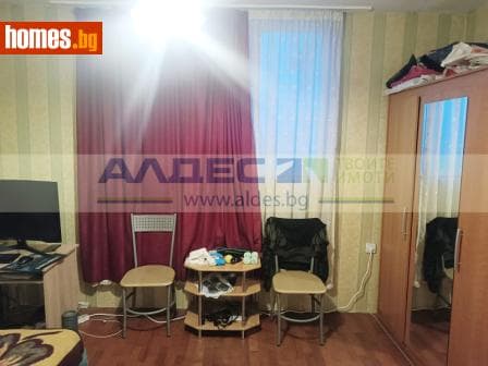 Тристаен, 120m²
