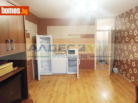 Тристаен, 120m²