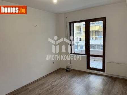Тристаен, 70m²
