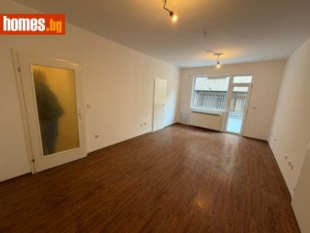 Тристаен, 153m²
