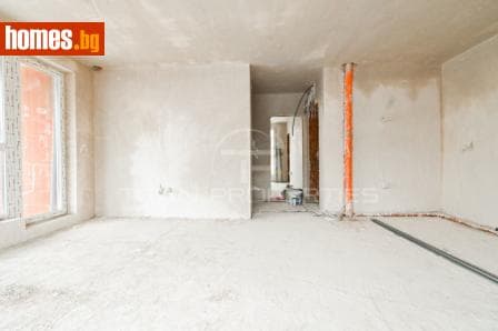 Тристаен, 103m²
