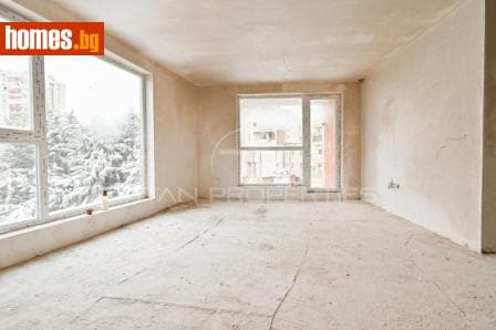 Тристаен, 103m²