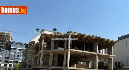 Тристаен, 102m²
