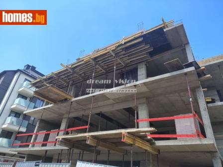 Тристаен, 157m²