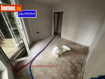 Тристаен, 123m²