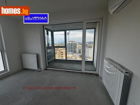 Тристаен, 128m²