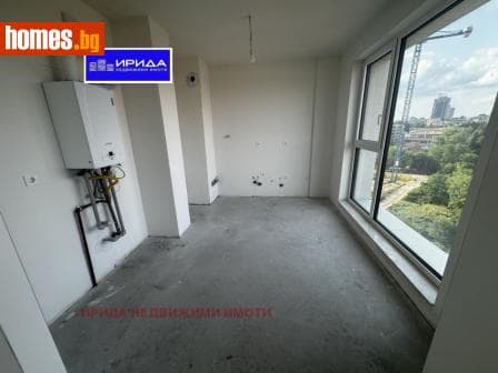 Тристаен, 128m²