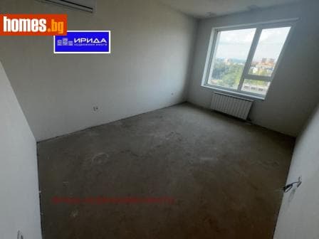 Тристаен, 128m²