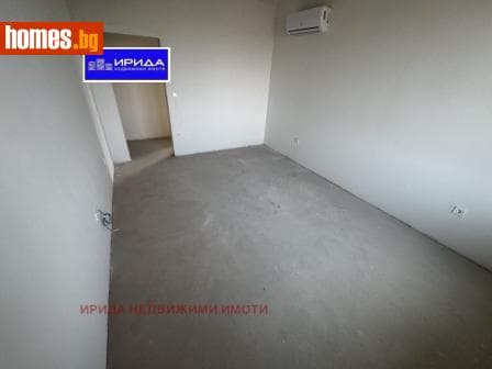 Тристаен, 128m²