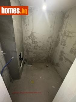 Тристаен, 128m²