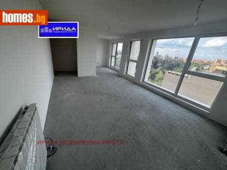 Тристаен, 128m²