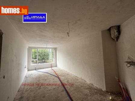 Тристаен, 116m²