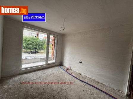 Тристаен, 116m²