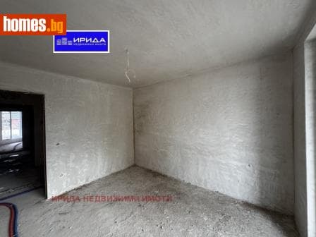 Тристаен, 116m²