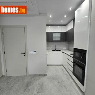 Тристаен, 122m²