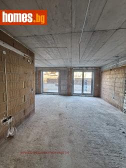 Тристаен, 132m²