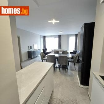 Тристаен, 121m²