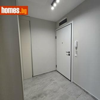 Тристаен, 121m²