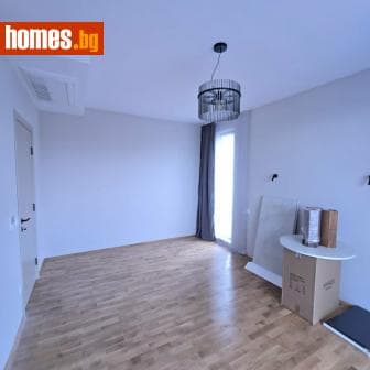 Тристаен, 121m²