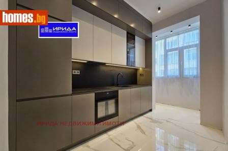 Тристаен, 80m²