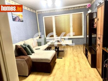 Тристаен, 80m²