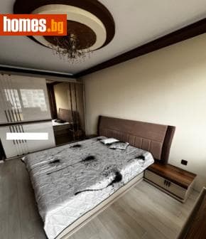 Тристаен, 92m²