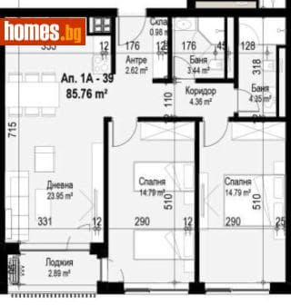 Тристаен, 102m²