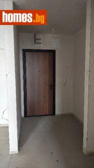 Тристаен, 102m²