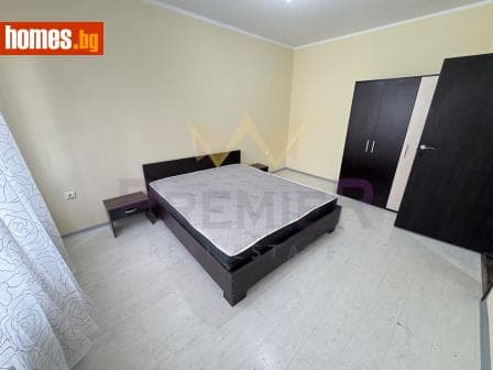 Тристаен, 68m²
