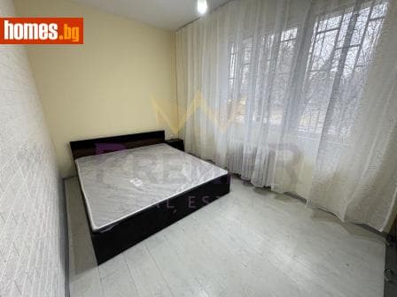 Тристаен, 68m²