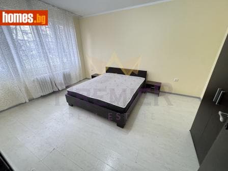 Тристаен, 68m²